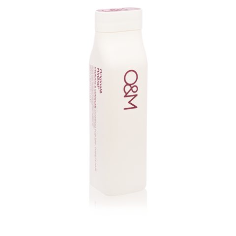 Closeup_hydrate_and_conquer_shampoo