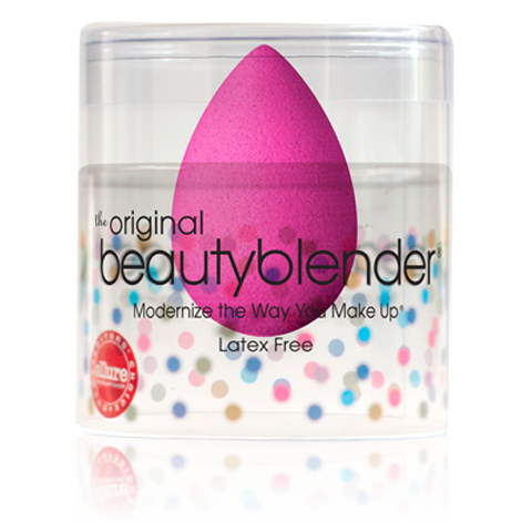 Closeup_6a321f444fd9e5d1d9019c396cdbeeb3dfdf61e3_beautyblender_sponge