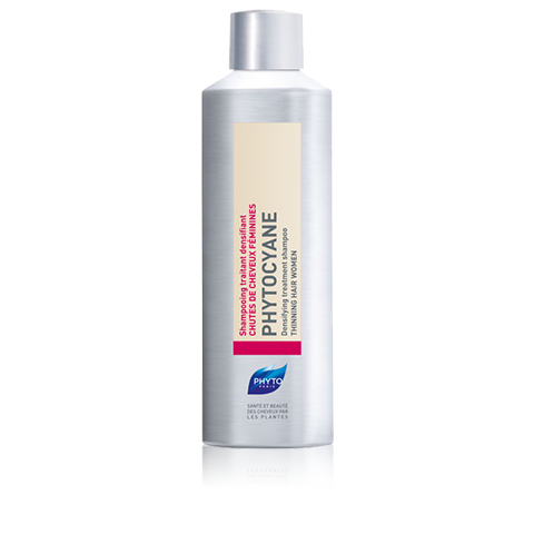 Closeup_8035d18f2b8f93d742306bbafa01251bffd54693_py_shampooing_phytocyane